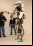 Powered Jacket MK3: Exoesqueleto demostrado por una estudiante Powered Jacket MK3: Exoesqueleto demostrado por una estudiante